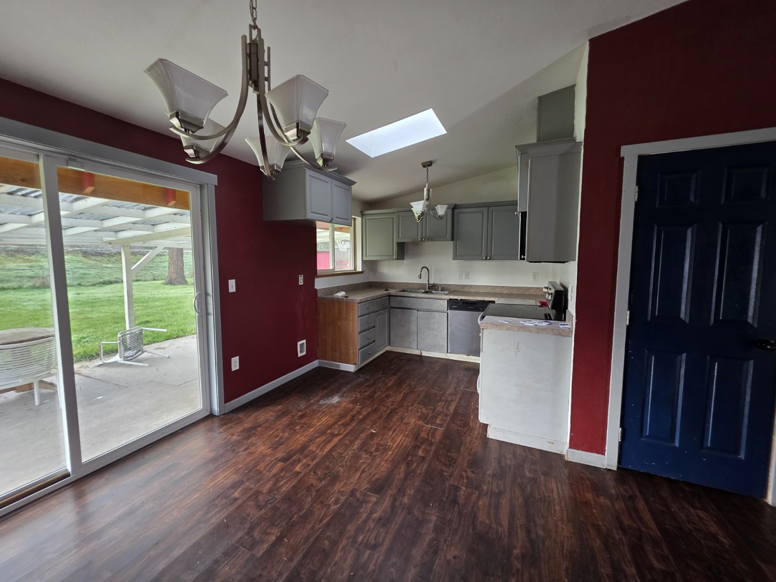 Kitchen before remodel